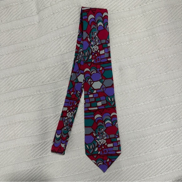 100% silk necktie, no brand tag found. Beautiful abstract pattern. - Picture 1 of 5